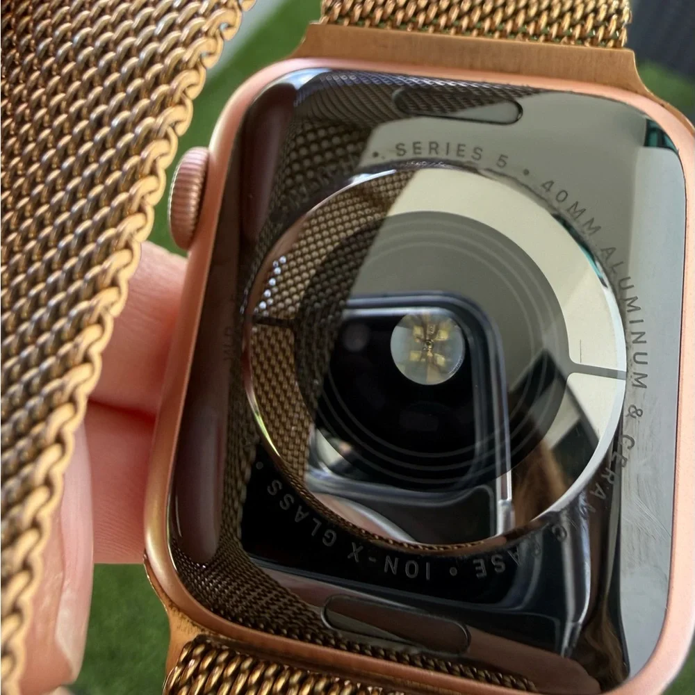 Apple Watch Rose Gold with Rose Gold Milanese Loop